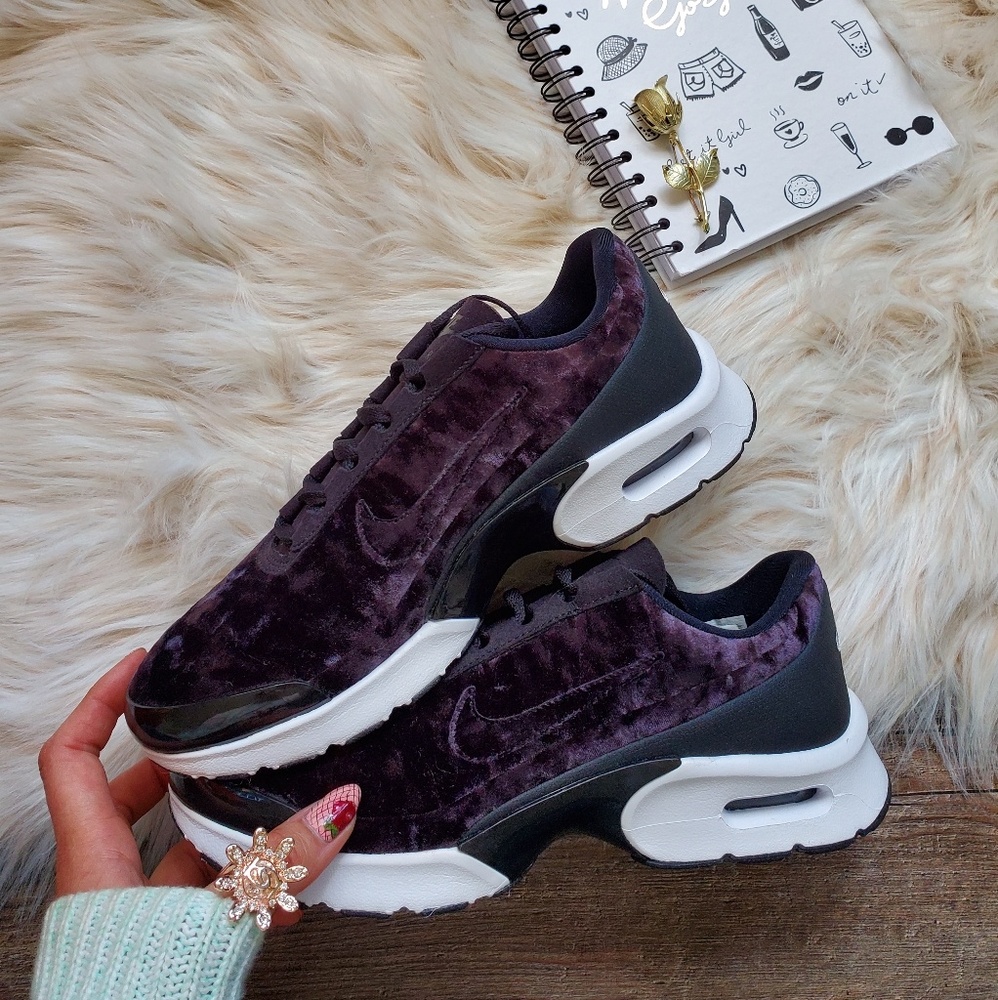 NEW Nike Air Max Jewell Premium Velvet - Picture 4 of 8